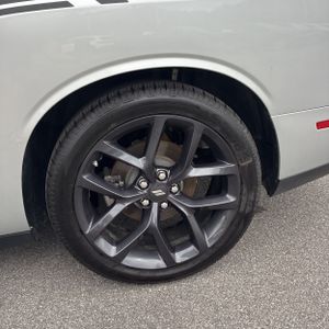 2023 Dodge CHALLENGER R/T — миниатюра 18