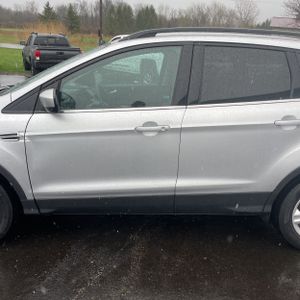 FORD ESCAPE SE - 4