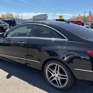 MERCEDES-BENZ E-CLASS - 6