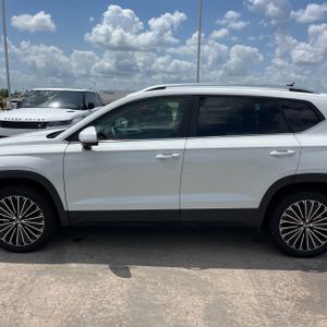 VOLKSWAGEN TAOS SE - 4