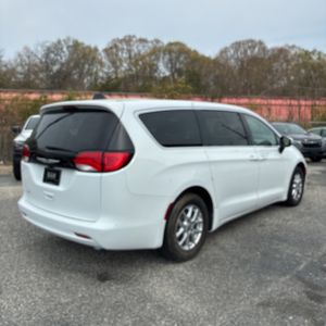 CHRYSLER VOYAGER LX - 8