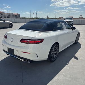 MERCEDES-BENZ E-CLASS - 8