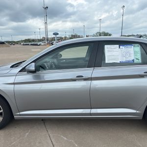 VOLKSWAGEN JETTA S - 3