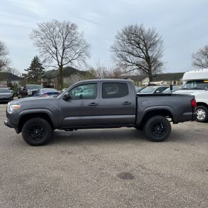 TOYOTA TACOMA SR V6 - 3