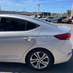 HYUNDAI ELANTRA LIMITED - 6