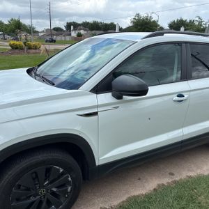 VOLKSWAGEN TAOS S 4MOTION - 2