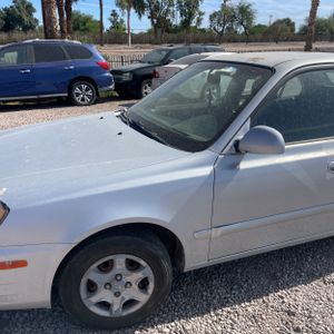 HYUNDAI ACCENT GLS - 2