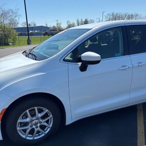 CHRYSLER VOYAGER LX - 2