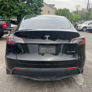 TESLA MODEL Y LONG RANGE - 7