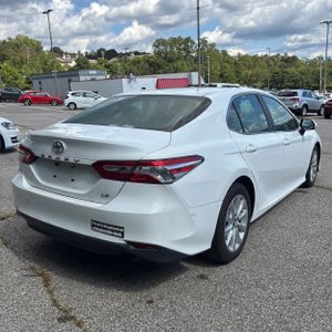2018 Toyota CAMRY LE — фото 8