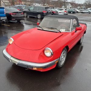 Alfa Romeo Spider Veloce - 1