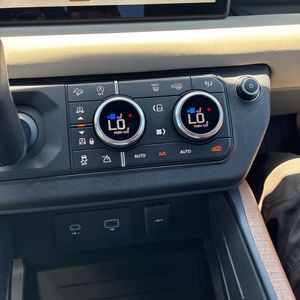 صورة مصغرة 38 لـ 2023 LAND Rover DEFENDER 110 X-DYNAMIC SE