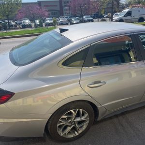 HYUNDAI SONATA SEL - 9