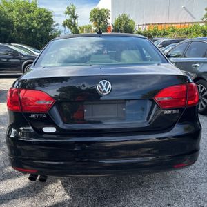 صورة 7 لـ 2011 Volkswagen JETTA SE