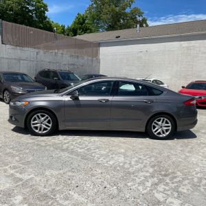 FORD FUSION SE - 3