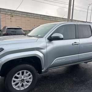 2025 Toyota TACOMA SR5 照片 2