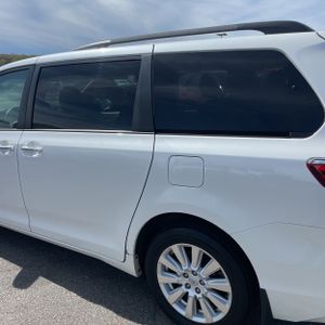 TOYOTA SIENNA - 6