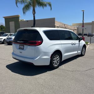 صورة 8 لـ 2024 Chrysler PACIFICA TOURING