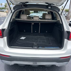 2022 Mercedes-BENZ GLC thumbnail 43