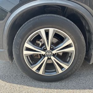 2019 Nissan ROGUE SV — миниатюра 16