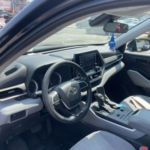 صورة مصغرة 37 لـ 2022 Toyota HIGHLANDER L