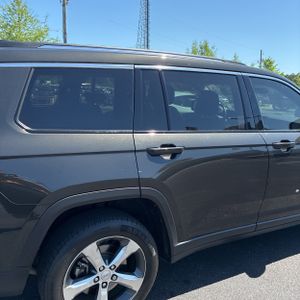 JEEP GRAND CHEROKEE L LIMITED - 9