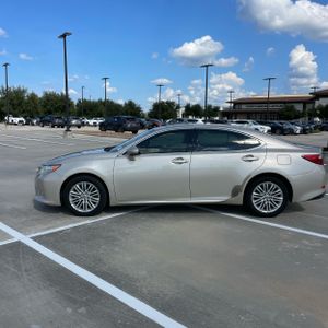 2013 Lexus ES 350 BASE photo 3