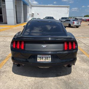 FORD MUSTANG V6 - 6