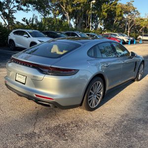 PORSCHE PANAMERA 4 - 8