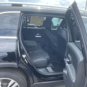 2025 Mercedes-BENZ GLB — миниатюра 34