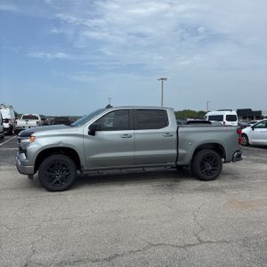 صورة 3 لـ 2023 Chevrolet SILVERADO 1500 RST