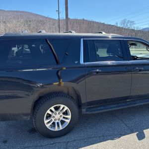 CHEVROLET SUBURBAN LT - 9