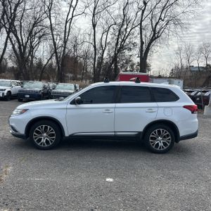 MITSUBISHI OUTLANDER ES - 3