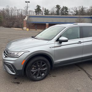 VOLKSWAGEN TIGUAN SE 4MOTION - 2