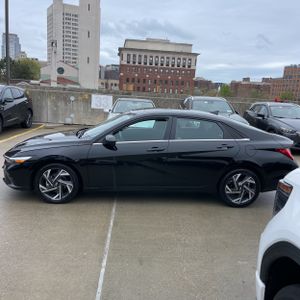 HYUNDAI ELANTRA SEL - 3