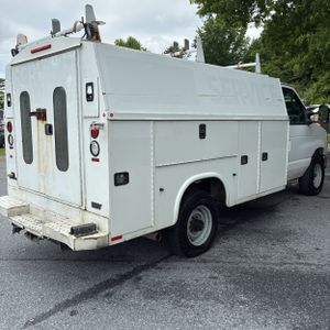 FORD E-350 CUTAWAY - 8