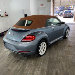 VOLKSWAGEN BEETLE CONVERTIBLE 2.0T FINAL EDITION SEL - 8