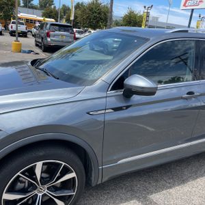 2022 Volkswagen TIGUAN SEL R-LINE 4MOTION 照片 2