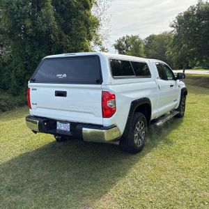 TOYOTA TUNDRA SR5 - 8