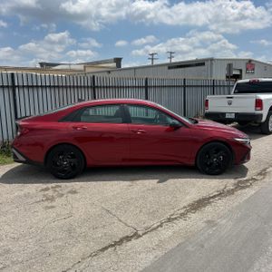 HYUNDAI ELANTRA SEL SPORT - 8