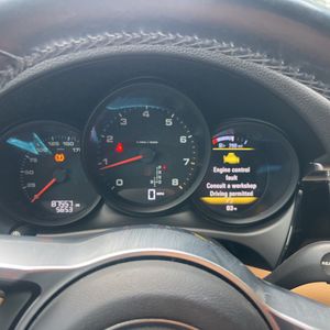 صورة 39 لـ 2017 Porsche MACAN BASE