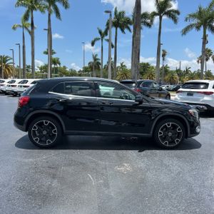 صورة 10 لـ 2019 Mercedes-BENZ GLA