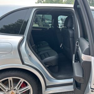 2016 Porsche CAYENNE GTS 缩略图 35