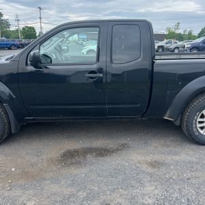 2015 Nissan FRONTIER SV — фото 4