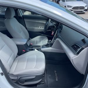 صورة مصغرة 33 لـ 2017 Hyundai ELANTRA SE