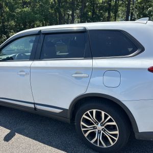 2017 Mitsubishi OUTLANDER SE — фото 6