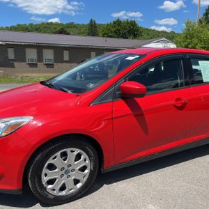 FORD FOCUS SE - 2