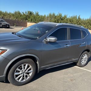 صورة 2 لـ 2017 Nissan ROGUE SV