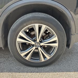 2019 Nissan ROGUE SV — миниатюра 17