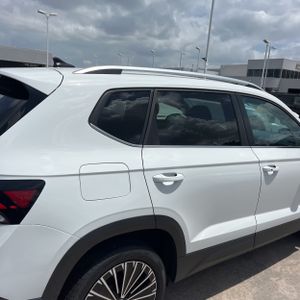 VOLKSWAGEN TAOS SE - 9